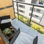 Baltycka Stylish With Parking Near The Port In By Renters Apartman *