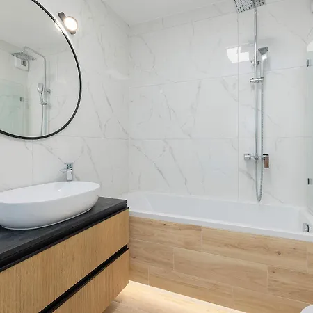 Baltycka Stylish With Parking Near The Port In By Renters Apartmán *