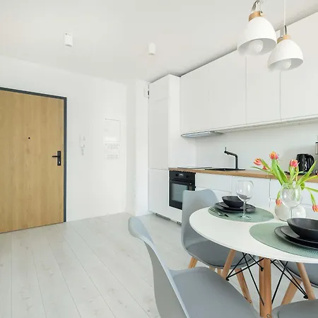 Baltycka Stylish With Parking Near The Port In By Renters Apartmán