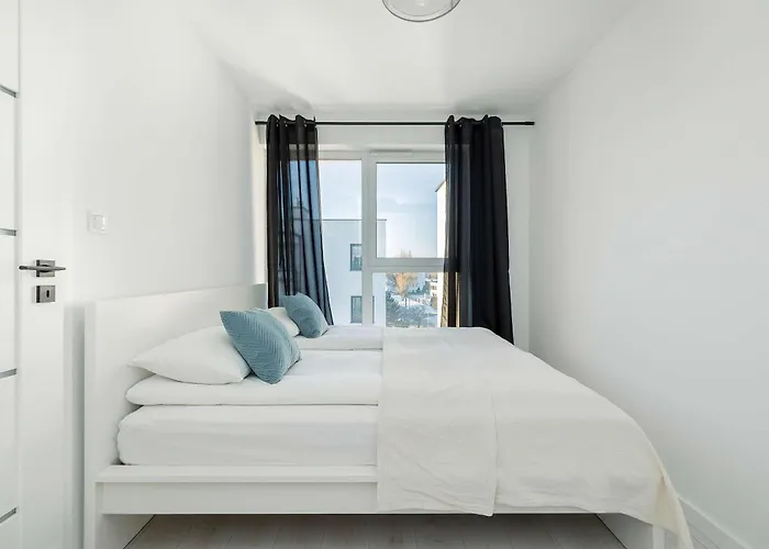 Baltycka Stylish With Parking Near The Port In By Renters Apartmán